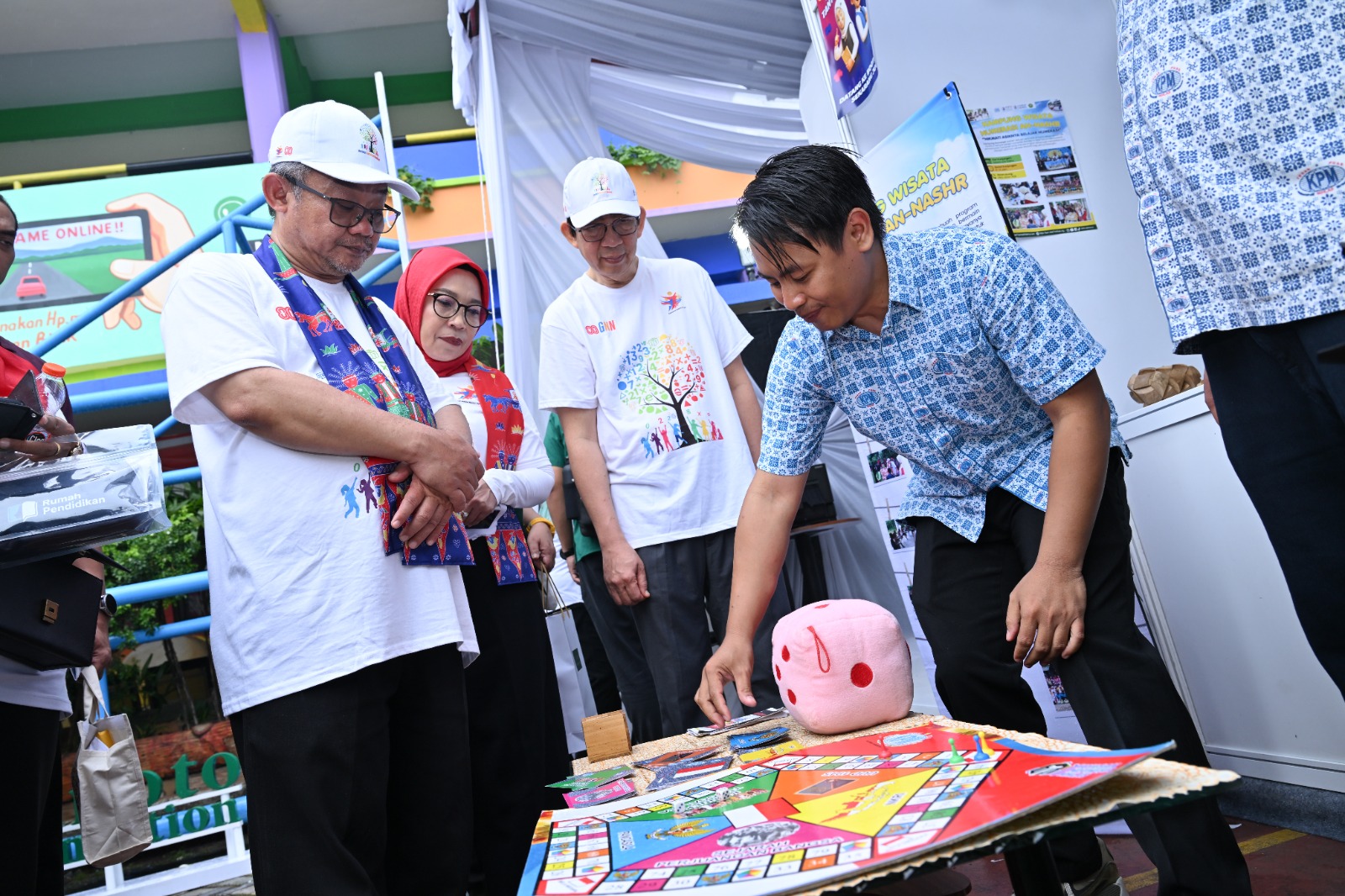 Praktik Baik Numerasi di Sekolah: Dari Taman Numerasi hingga Permainan Tradisional